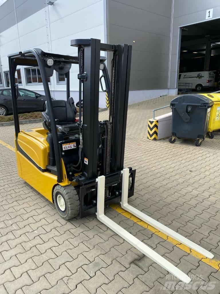 Yale ERP16VTLWB Електрически вилични кари-повдигачи
