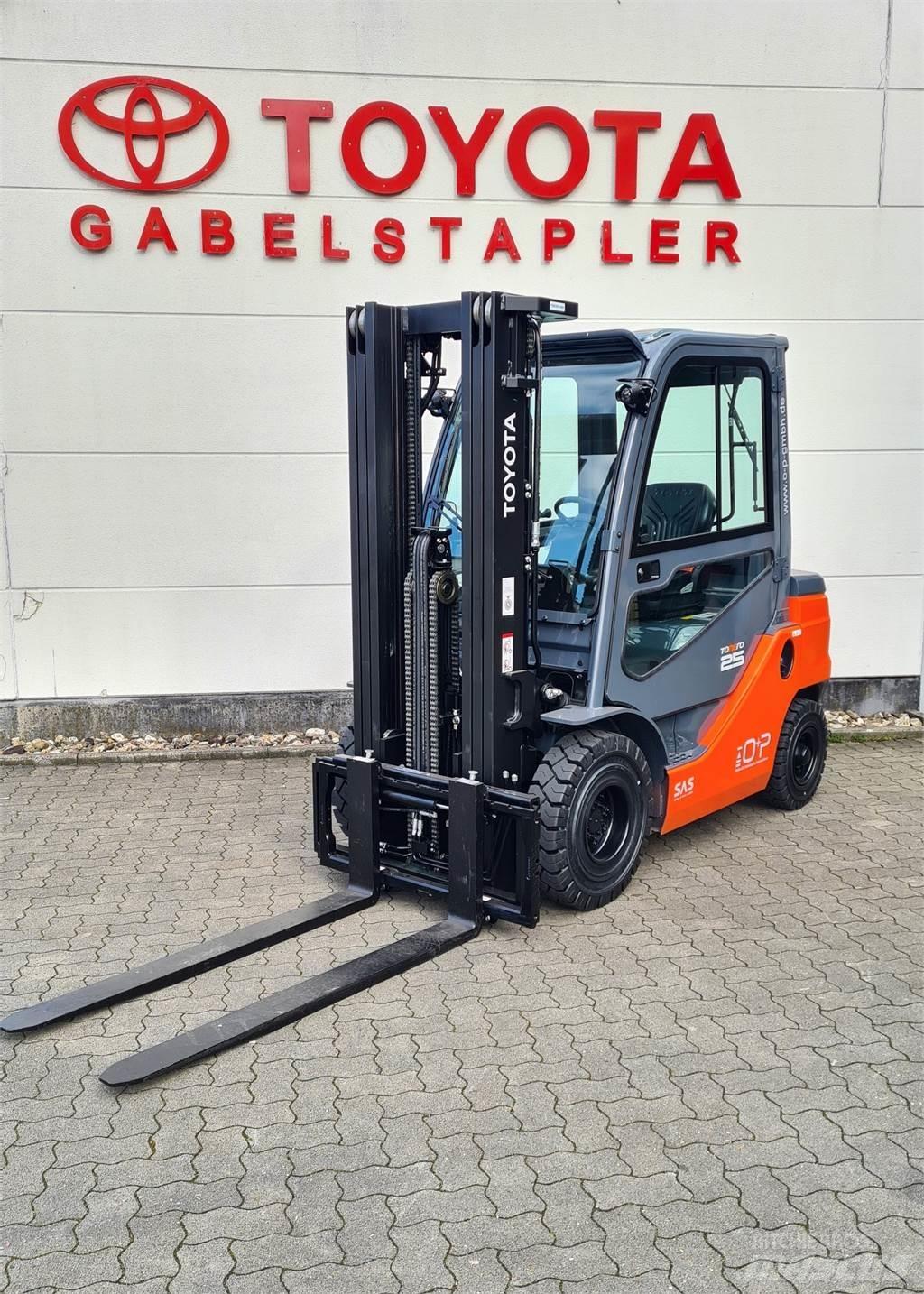 Toyota 52-8FDF25 Дизелови камиони