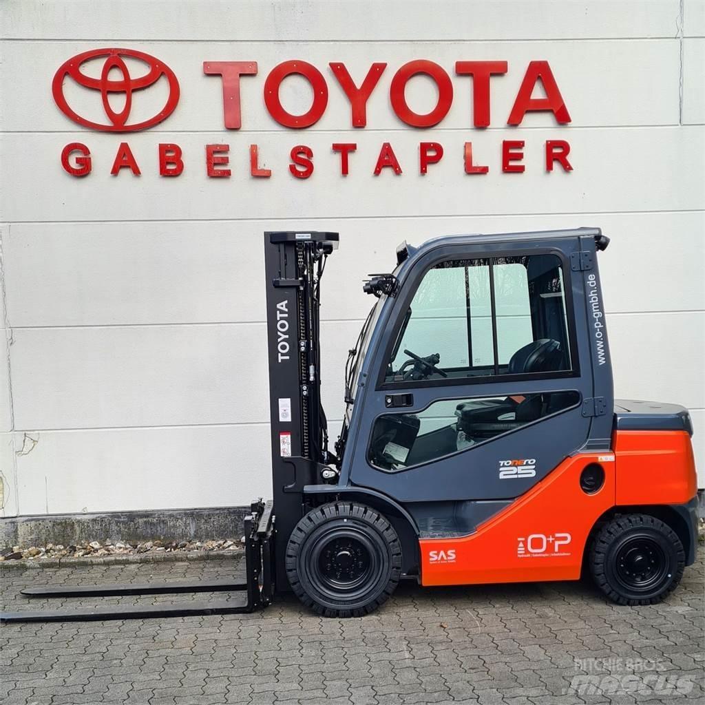 Toyota 52-8FDF25 Дизелови камиони