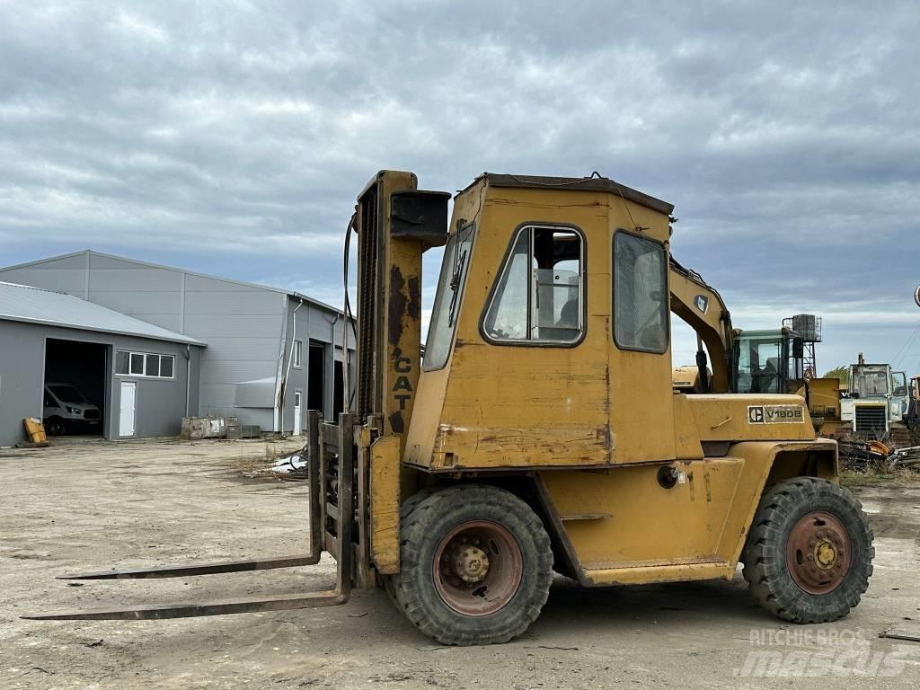 CAT V 180 B Дизелови камиони