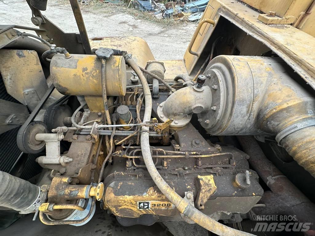 CAT V 180 B Дизелови камиони