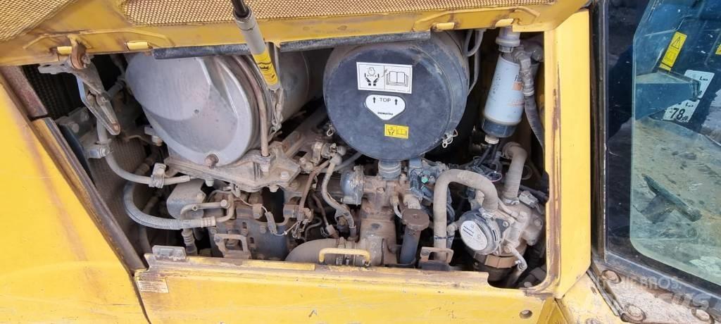 Komatsu D 65 PX-17 Верижни булдозери
