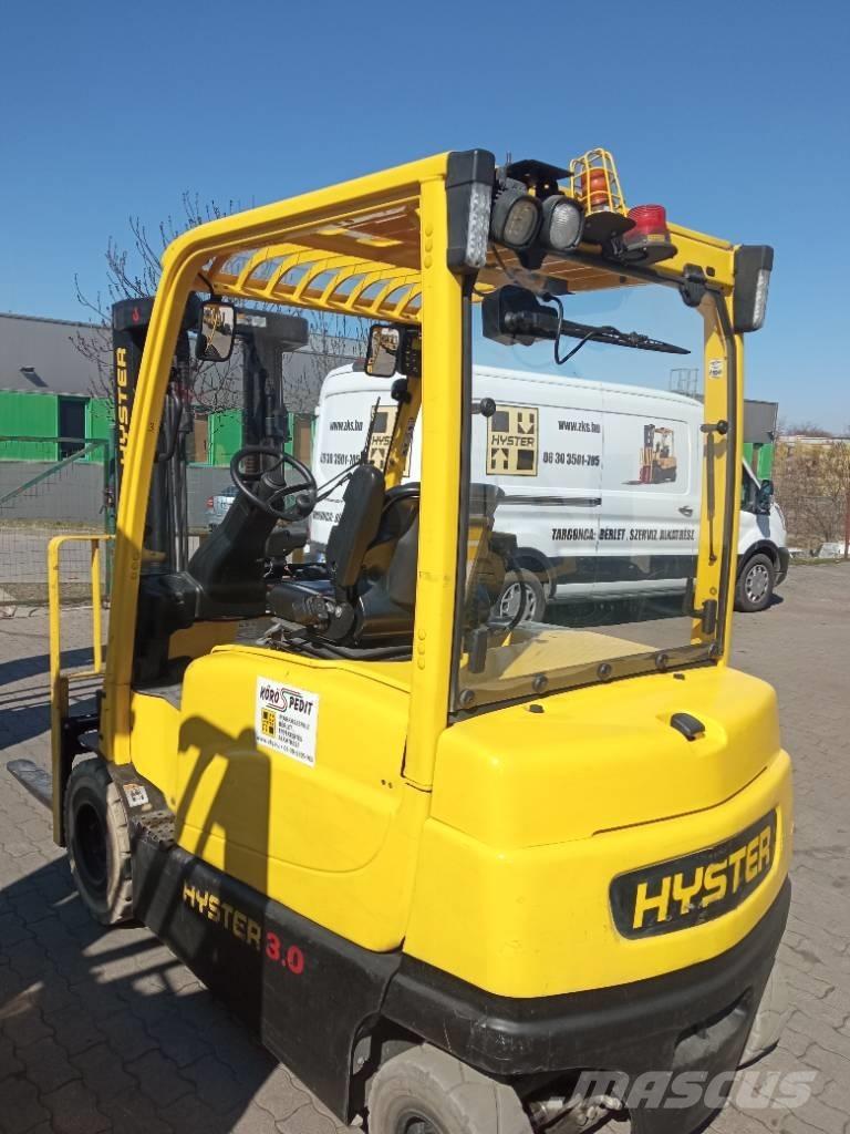 Hyster J 3.0 XN Електрически вилични кари-повдигачи