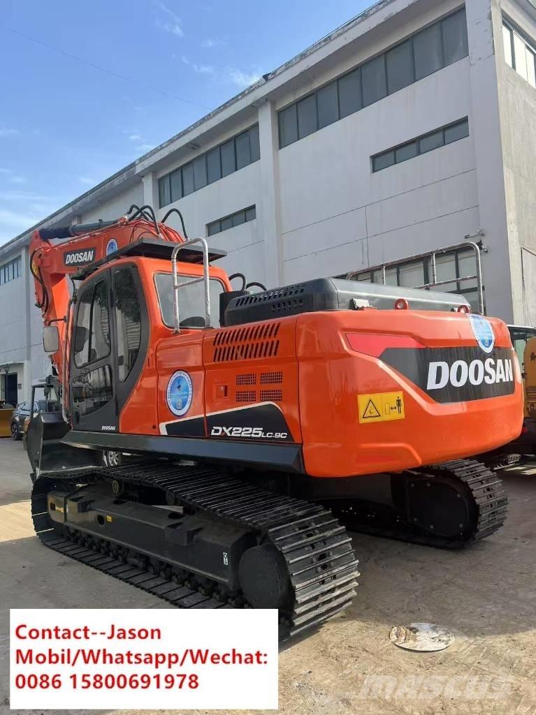 Doosan DX 225 LC Верижен екскаватор