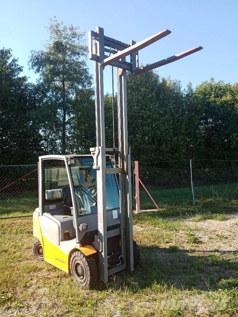 Jungheinrich TFG 320 Камиони с АГУ