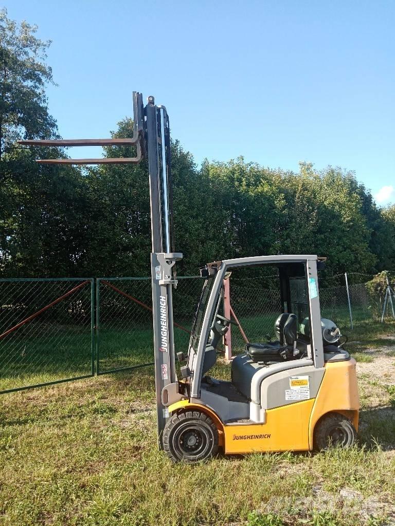 Jungheinrich TFG 320 Камиони с АГУ