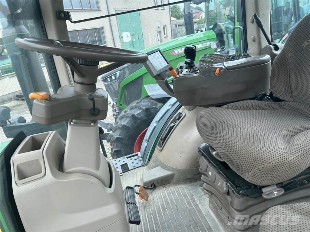 John Deere 8335R Трактори