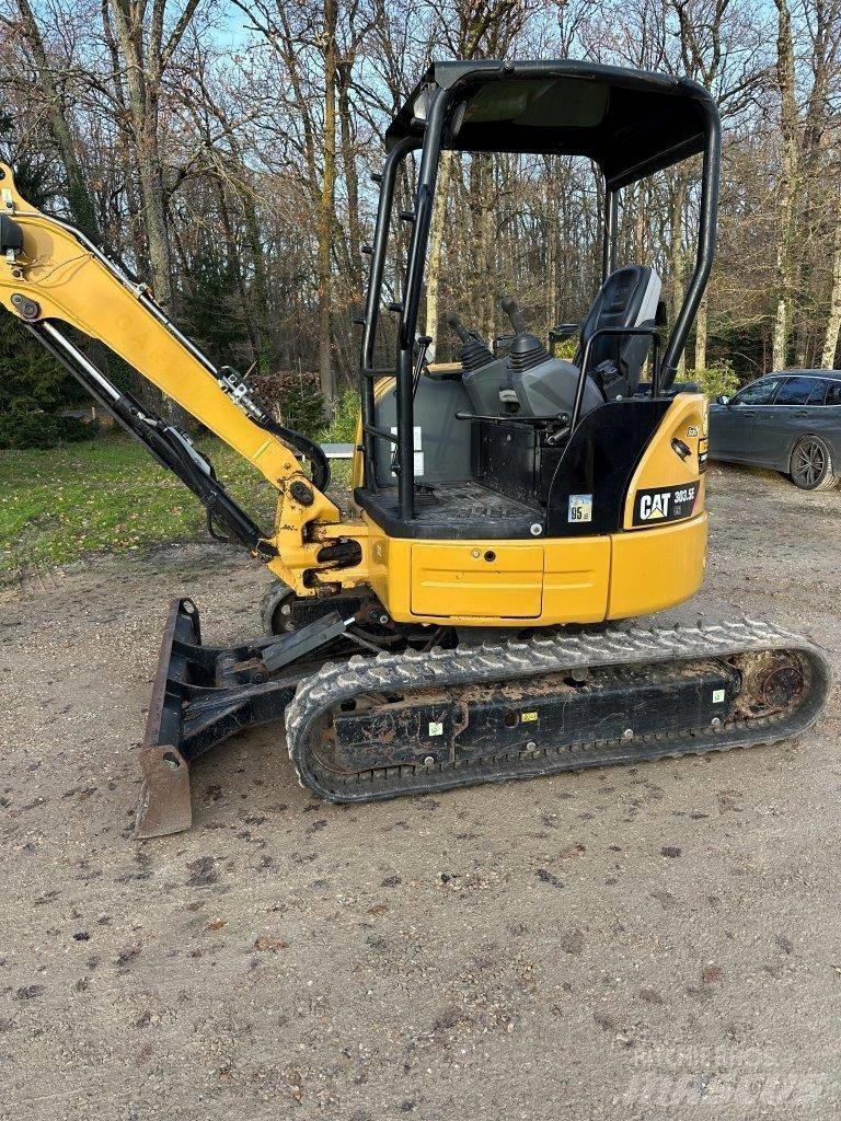 CAT 303.5 E CR Мини екскаватори < 7 т