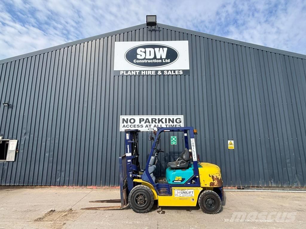 Komatsu FD 25 Diesel Дизелови камиони