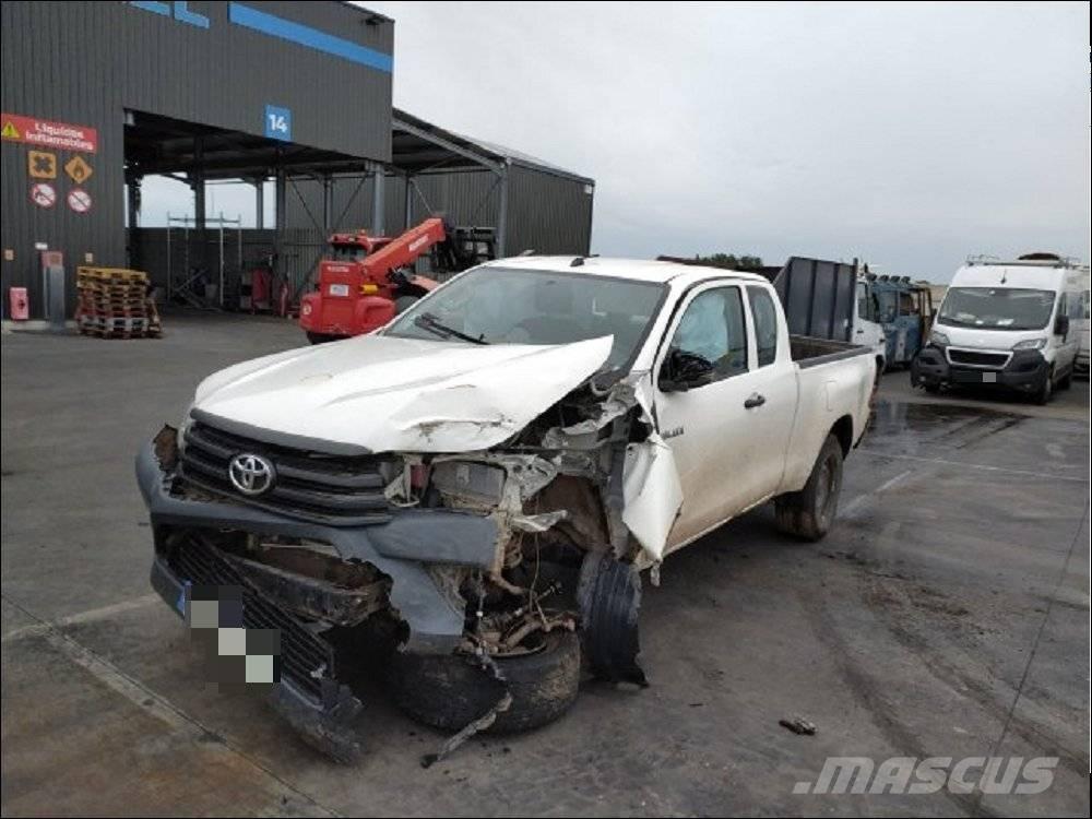 Toyota Hilux 5 Пикапи