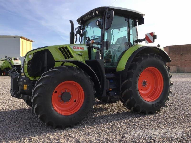 CLAAS ARION 530 Трактори