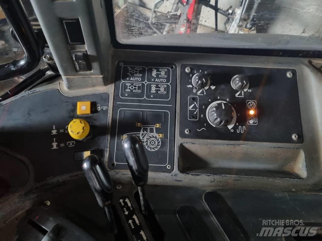 New Holland TM 155 Трактори