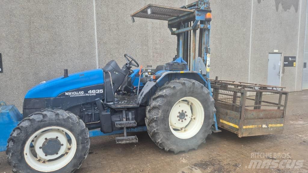 New Holland 4635 Трактори