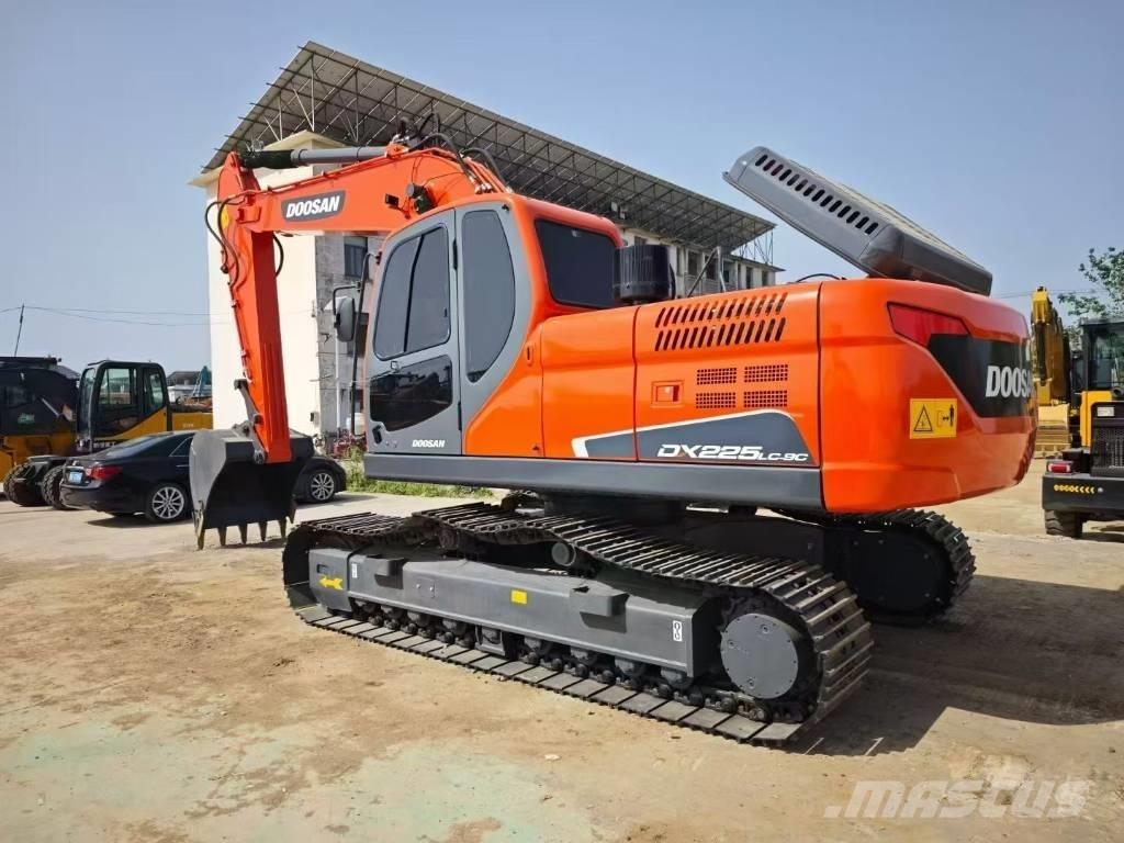 Doosan DX 225 LC Верижен екскаватор