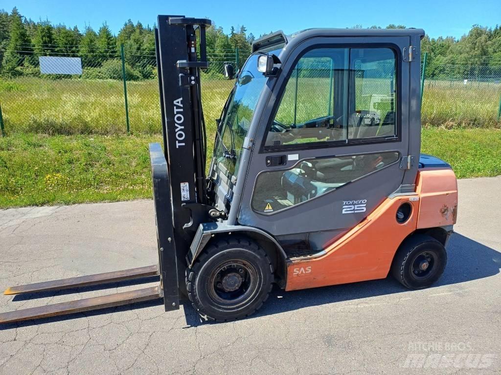 Toyota 02-8FDF25 Дизелови камиони