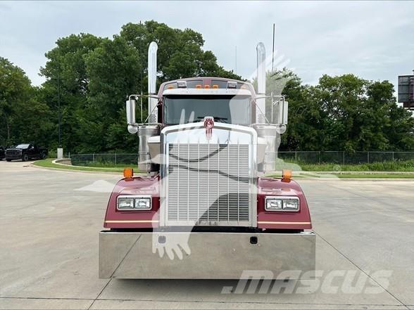 Kenworth W900L Влекачи