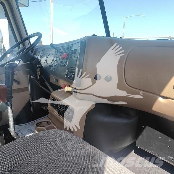 Mack CL733 Влекачи