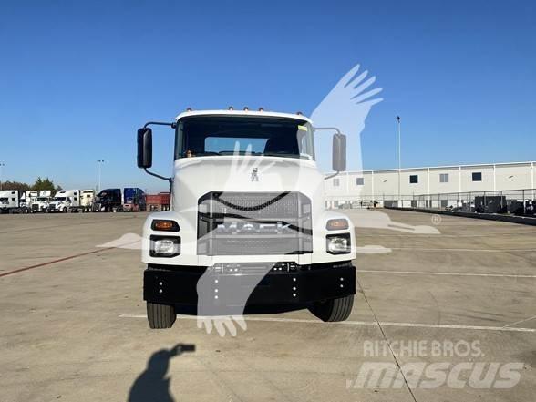 Mack MD6 Бордови
