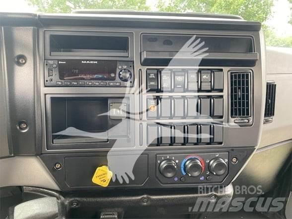 Mack MD6 Бордови