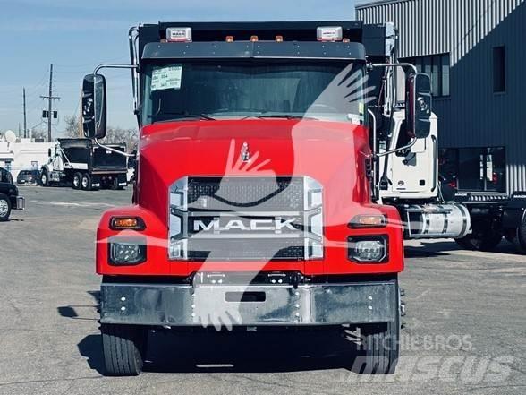 Mack MD6 Самосвал