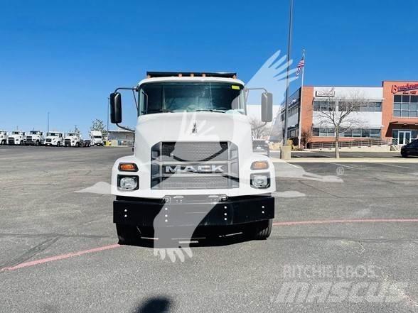 Mack MD6 Самосвал