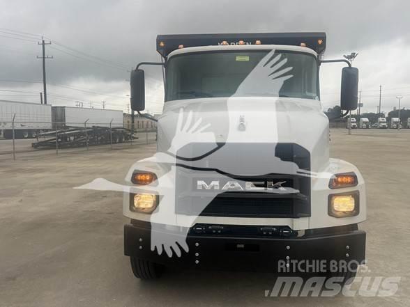 Mack MD6 Самосвал