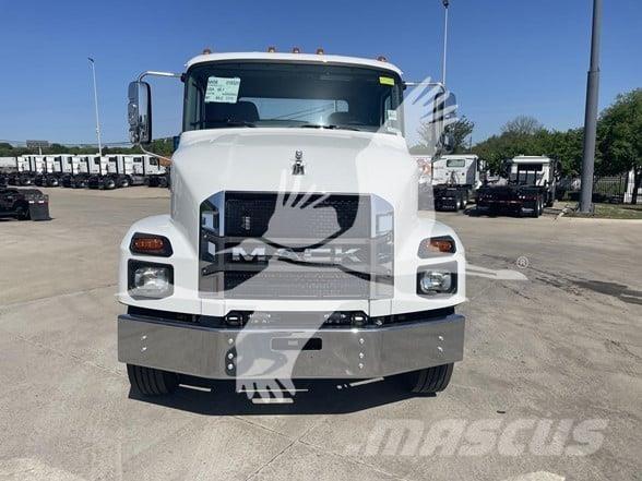 Mack MD6 Влекачи