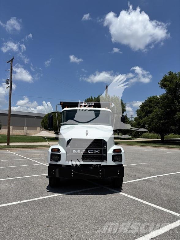 Mack MD6 Самосвал