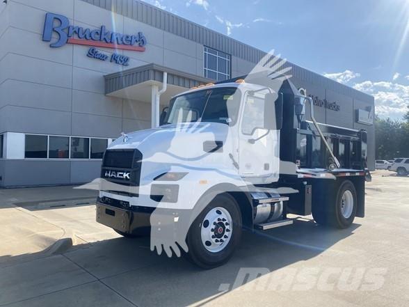 Mack MD6 Самосвал
