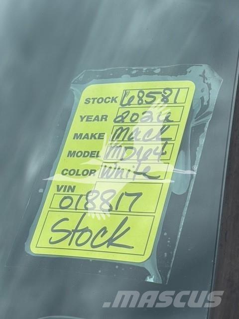 Mack MD6 Самосвал