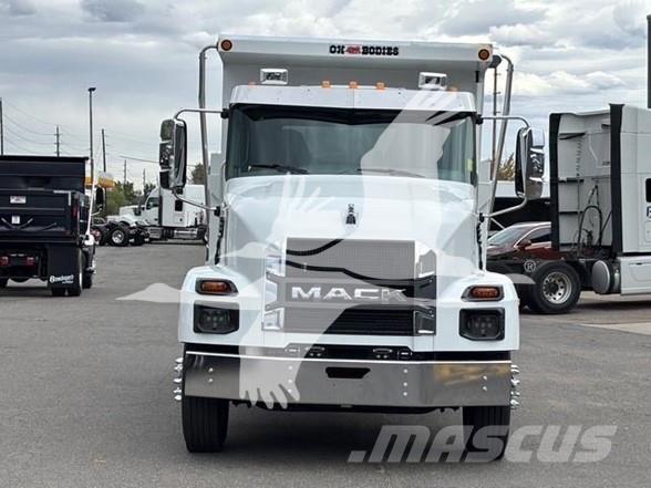 Mack MD6 Самосвал