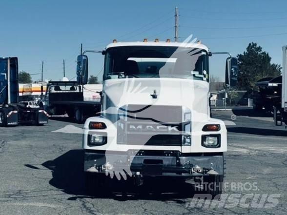 Mack MD7 Цистерна