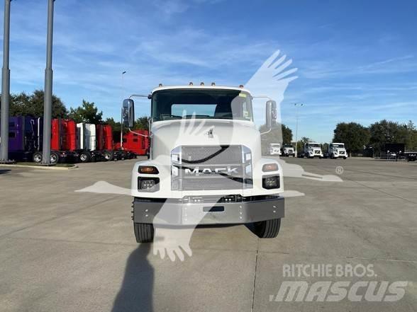 Mack MD7 Шаси кабини