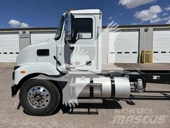 Mack MD7 Шаси кабини