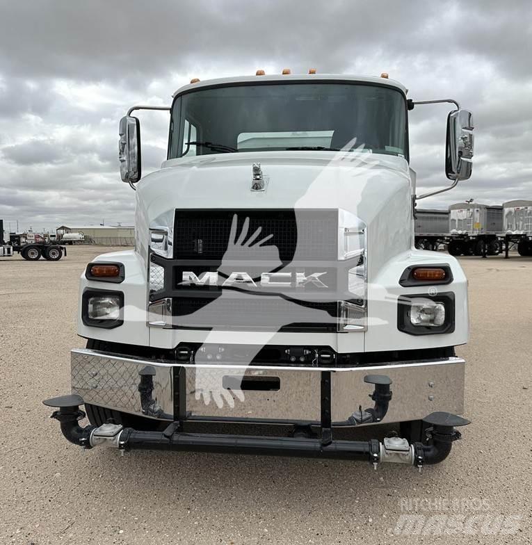 Mack MD7 Цистерна
