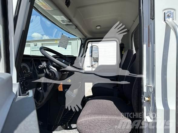 Mack MD7 Шаси кабини