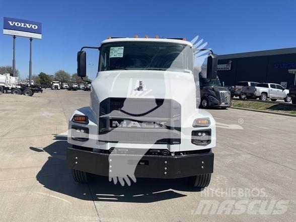 Mack MD7 Самосвал