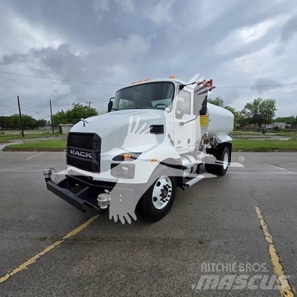 Mack MD7 Цистерна