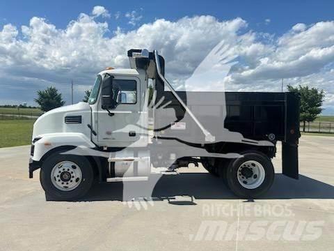 Mack MD7 Самосвал