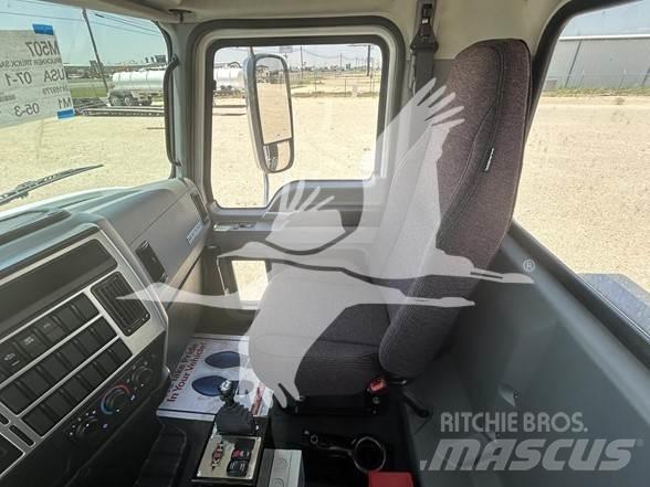 Mack MD7 Самосвал