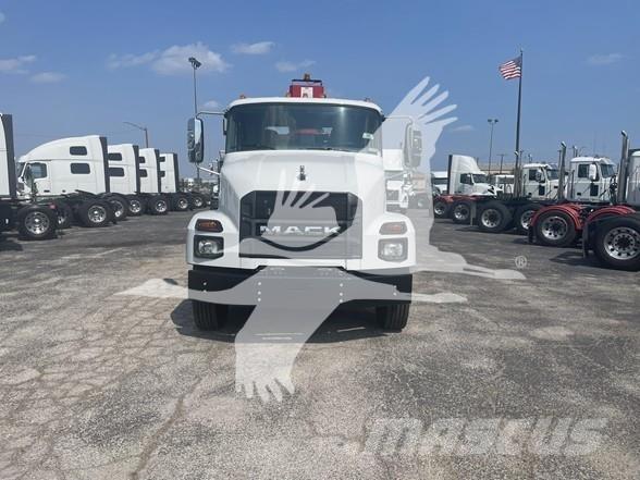 Mack MD7 Строителство - Други