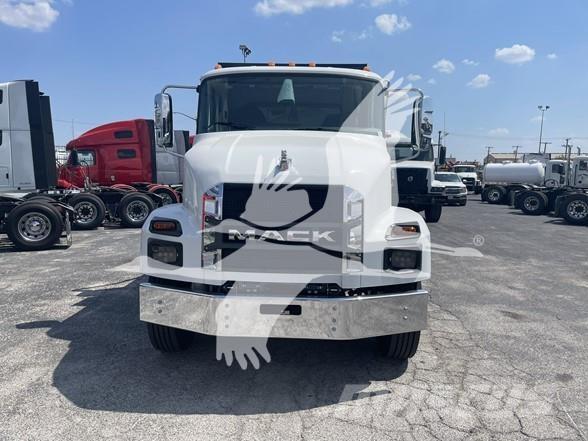 Mack MD7 Самосвал