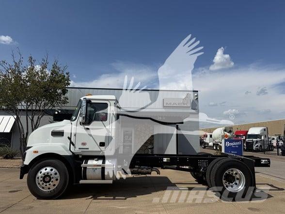 Mack MD7 Шаси кабини