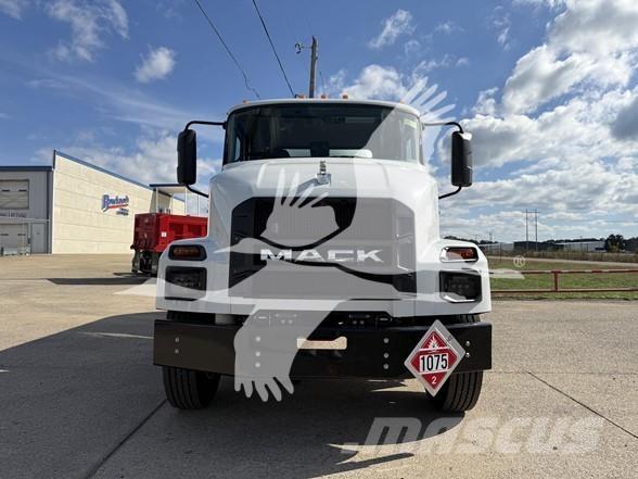 Mack MD7 Строителство - Други