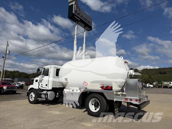 Mack MD7 Строителство - Други