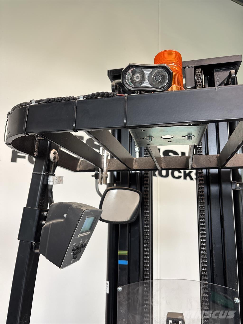 Mitsubishi SBR16N Самоходни товарачи