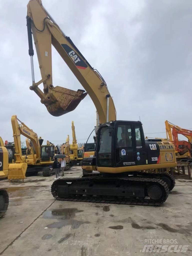 CAT 323 D Верижен екскаватор