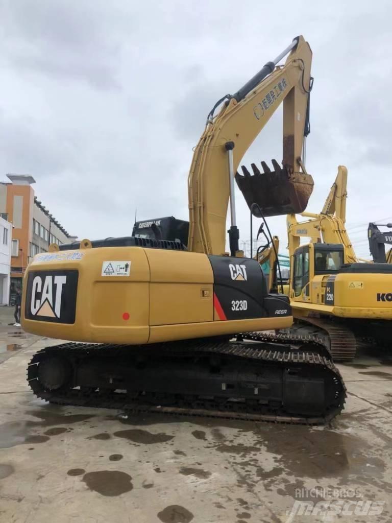 CAT 323 D Верижен екскаватор