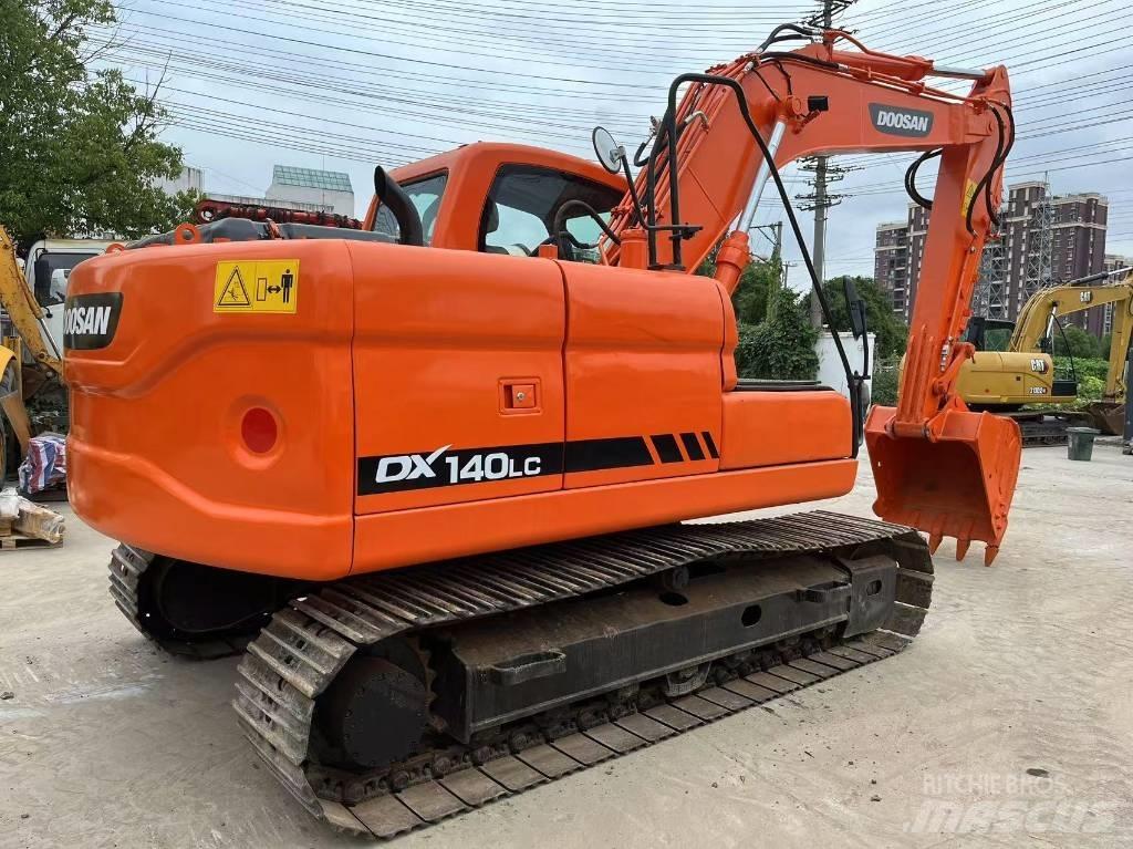 Doosan DX 140 Верижен екскаватор