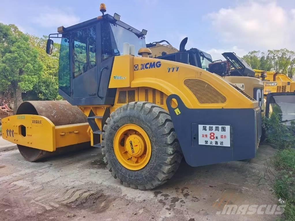 XCMG XS 203 J Еднобарабанни ролки
